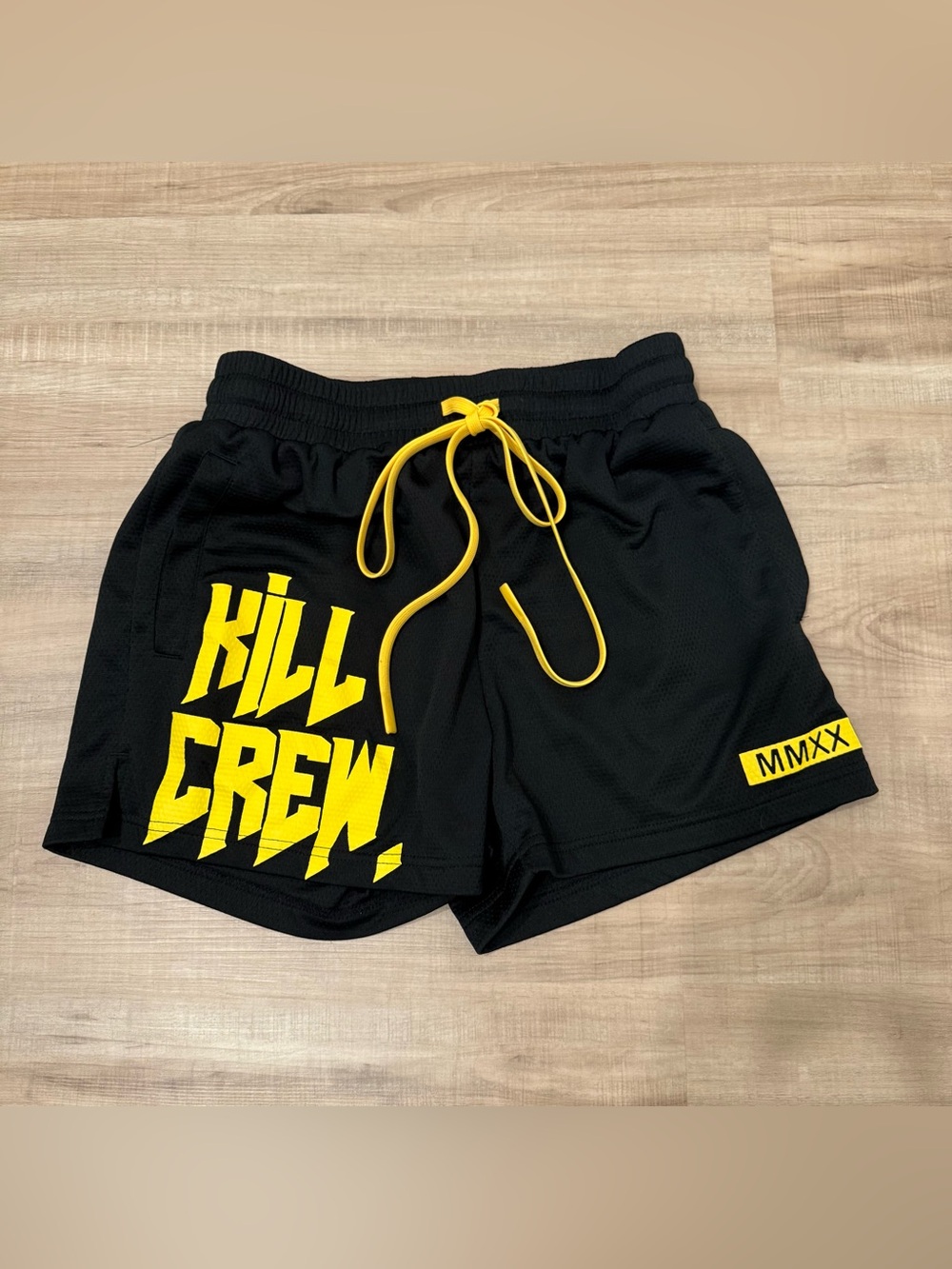Kill crew shorts! Cross listed on Mercari be my prices are lower!